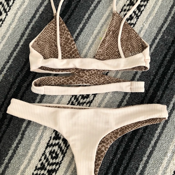 Acacia Haku top & Hookipa bottoms. 🅿️🅿️ only - Picture 2 of 3
